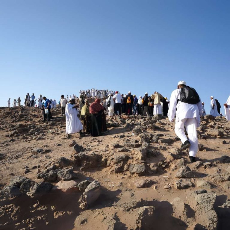 Nggak Cuma Gunung Biasa! Ini Dia Kisah Heroik di Jabal Uhud yang Bikin Hati Terenyuh 😢